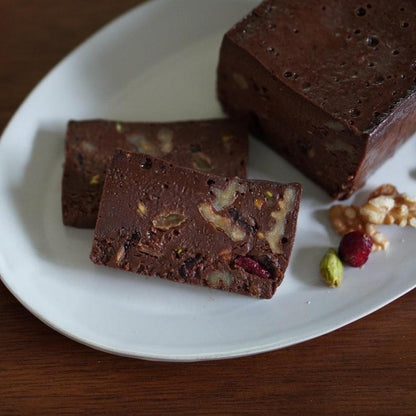 純米大吟醸酒粕の濃厚テリーヌショコラ(ナッツ＆フルーツ)チョコレートケーキ