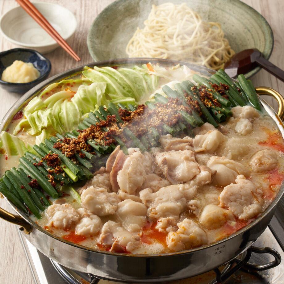 【送料無料 / カット野菜無-白胡麻担担味-】175°DENO痺れ辣油の秘伝牛もつ鍋セット
