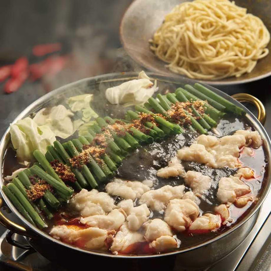 【送料無料 / カット野菜無-黒胡麻担担味-】175°DENO痺れ辣油の秘伝牛もつ鍋セット
