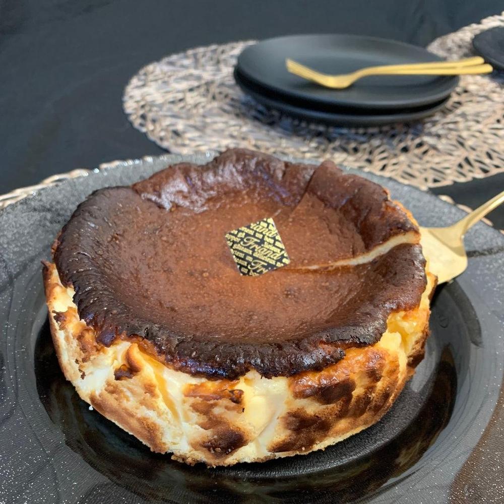 とろけるバスクチーズケーキ