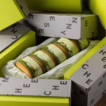 羽二重ピスタチオ餡バターチーズサンド