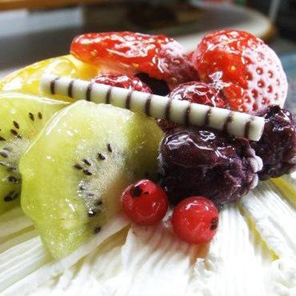 生クリームたっぷりふわふわシフォンケーキ