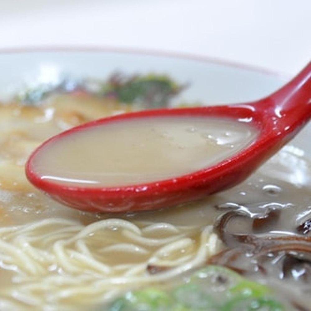 こってりを超えたトロッと絶品スープ「我流まねしん坊ラーメン