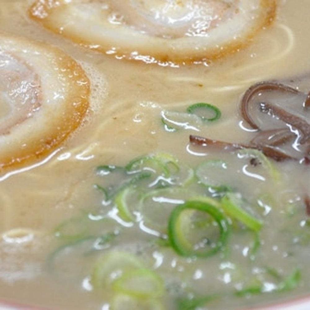こってりを超えたトロッと絶品スープ「我流まねしん坊ラーメン
